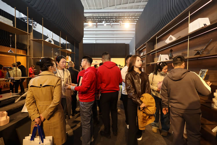 尊龙人生就是博首页全屋定制亮相沈阳家博会，，，誊写各人居时代新篇章